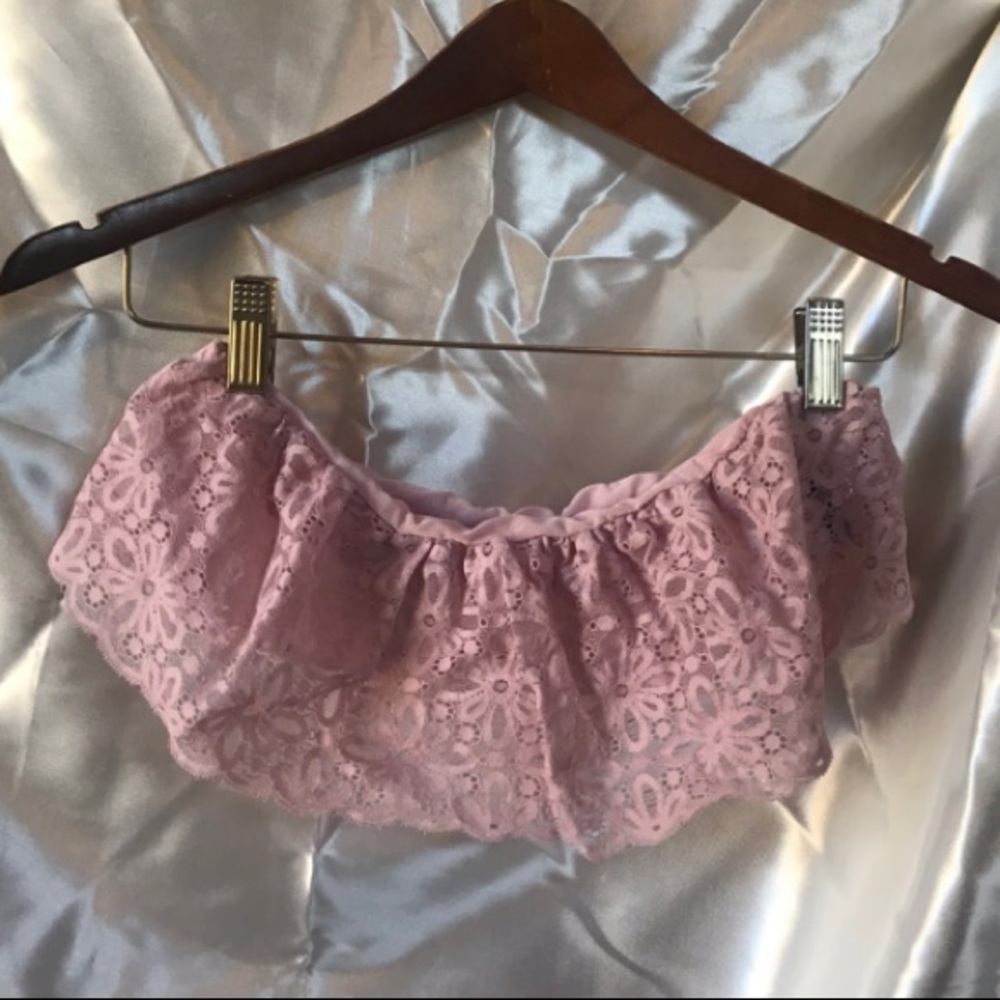 Cute little strapless lacy Bralette